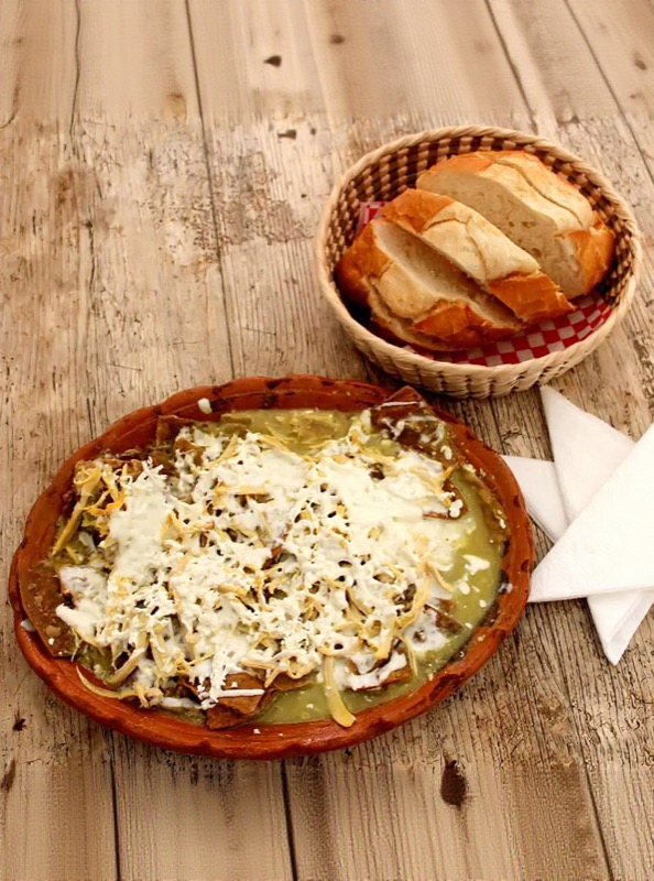 Chilaquiles con Pollo